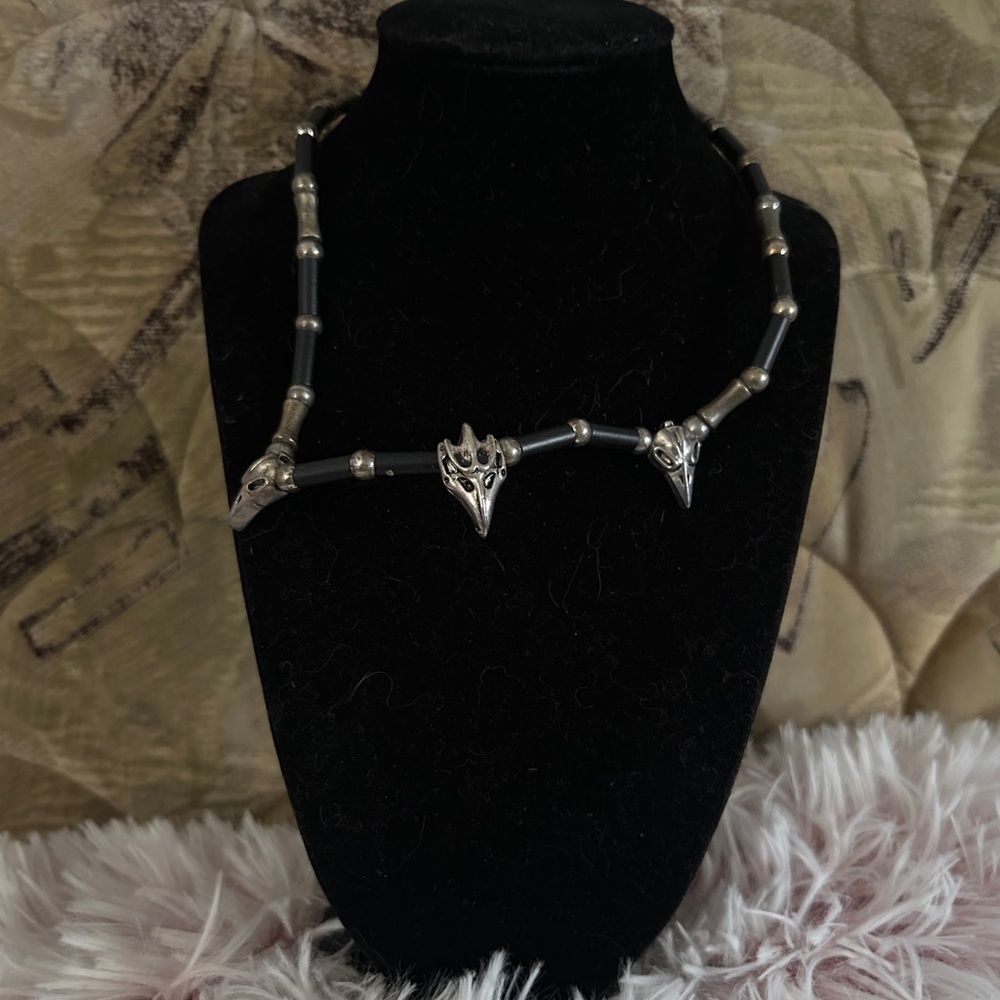 Silver Tone Fox Head Bead Choker Necklace